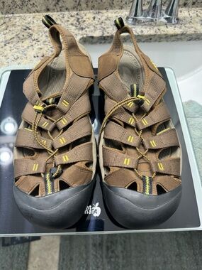 Men's Keen hiking sandals size 17
